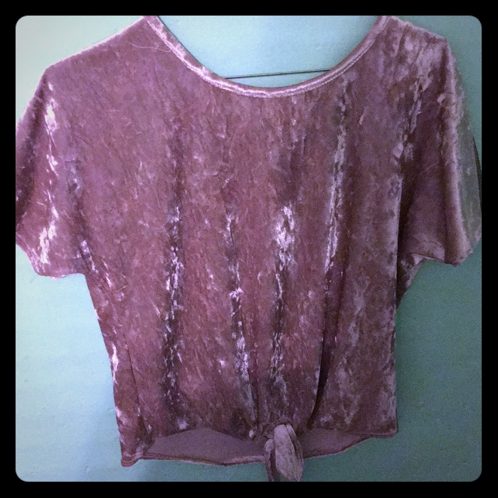 Cute velvet light pink t-shirt